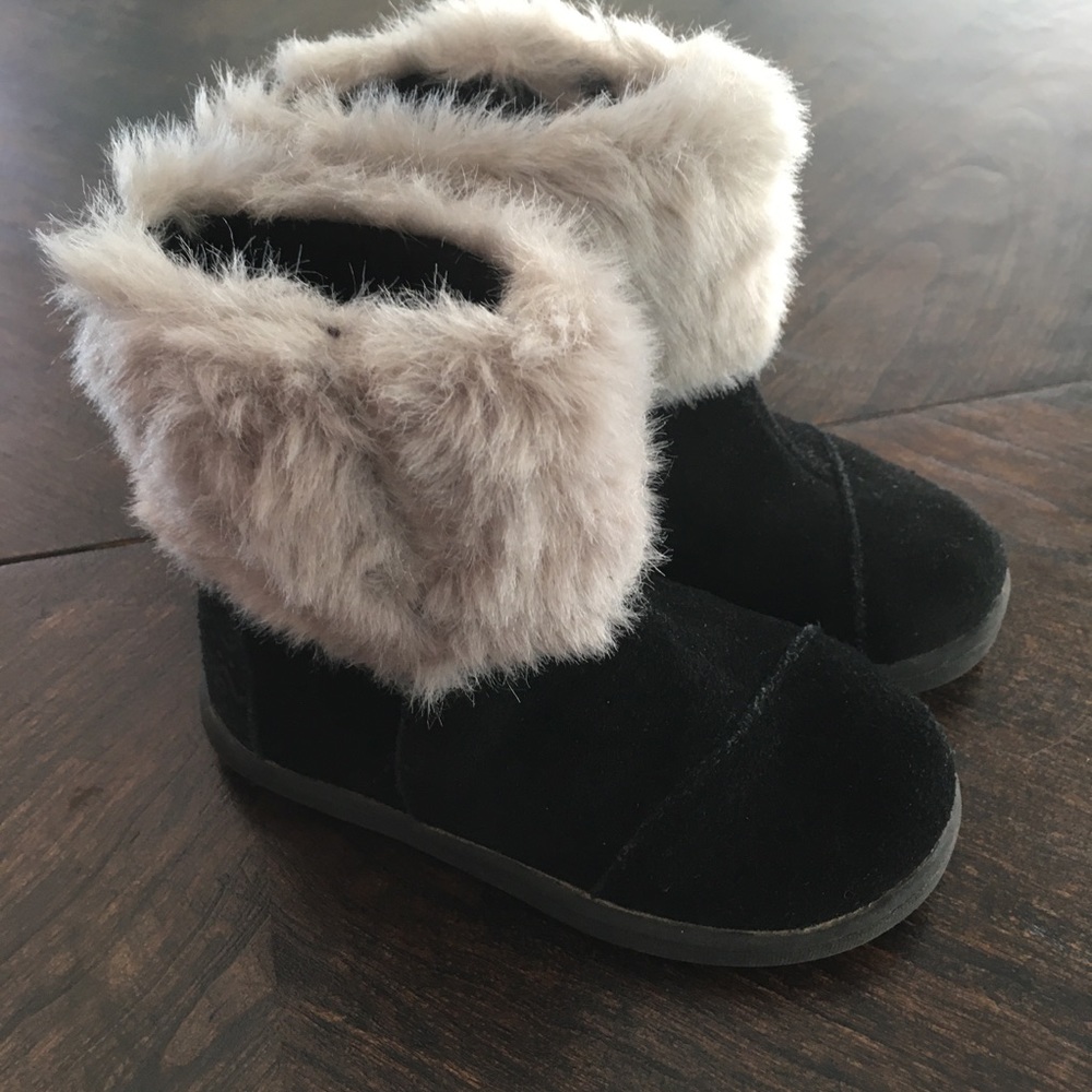 Toms Suede Boots NWOT